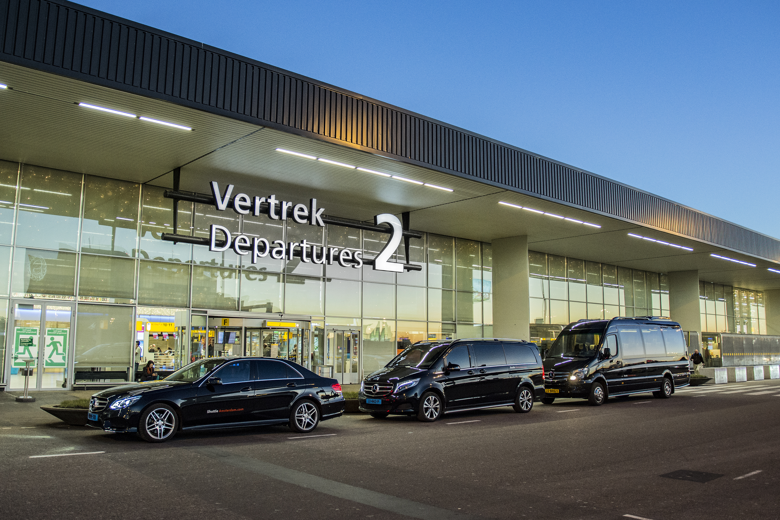 Taxi Amsterdam Schiphol Minibus Touringcar Vip privé chauffeur pendeldient congress evenement groeps vervoer taxibedrijf busbedrijf touringcarbedrijf Tours Tour Netherlands Holland Keukenhof Zaanse Schans Volendam